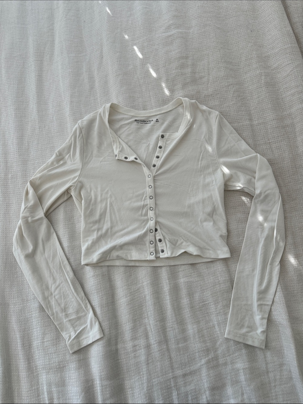 Abercrombie & Fitch White Cropped Snap-Front Long Sleeve Top